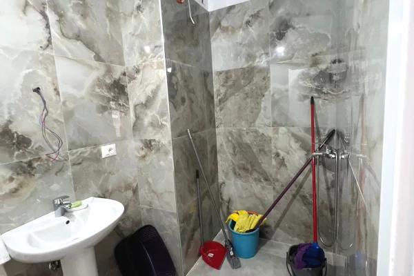 Shtepi ne shitje Apartament ne Tirane, 2+1, Mobilimi Bosh, pa mobiluar, Pagesa 15,600,000  Leke.