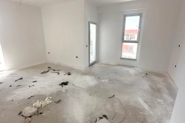 Shtepi ne shitje Apartament ne Tirane, 2+1, Mobilimi Bosh, pa mobiluar, Pagesa 15,500,000  Leke.