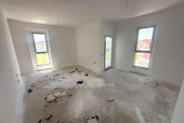Shtepi ne shitje Apartament ne Tirane, 2+1, Mobilimi Bosh, pa mobiluar, Pagesa 15,500,000  Leke.