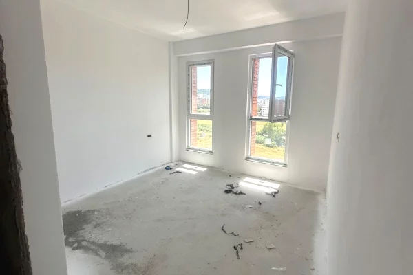 Shtepi ne shitje Apartament ne Tirane, 2+1, Mobilimi Bosh, pa mobiluar, Pagesa 15,500,000  Leke.