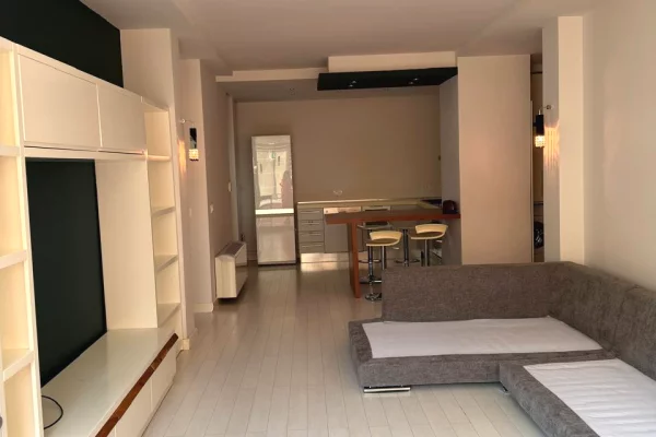 Shtepi me qera Apartament ne Tirane, 2+1, Mobilimi E mobiluar, Pagesa 100,000  Leke.