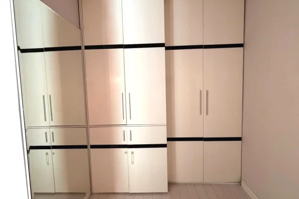 Shtepi me qera Apartament ne Tirane, 2+1, Mobilimi E mobiluar, Pagesa 100,000  Leke.