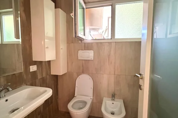 Shtepi me qera Apartament ne Tirane, 2+1, Mobilimi E mobiluar, Pagesa 100,000  Leke.