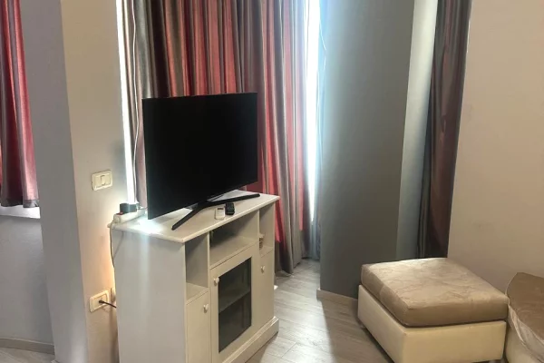 Shtepi me qera Apartament ne Tirane, 2+1, Mobilimi E mobiluar, Pagesa 65,000  Leke.