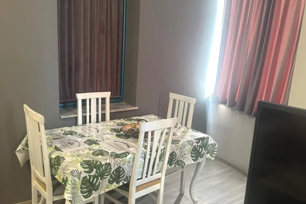 Shtepi me qera Apartament ne Tirane, 2+1, Mobilimi E mobiluar, Pagesa 65,000  Leke.