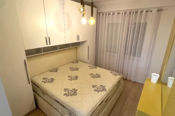Shtepi me qera Apartament ne Tirane, 1+1, Mobilimi E mobiluar, Pagesa 50,000  Leke.