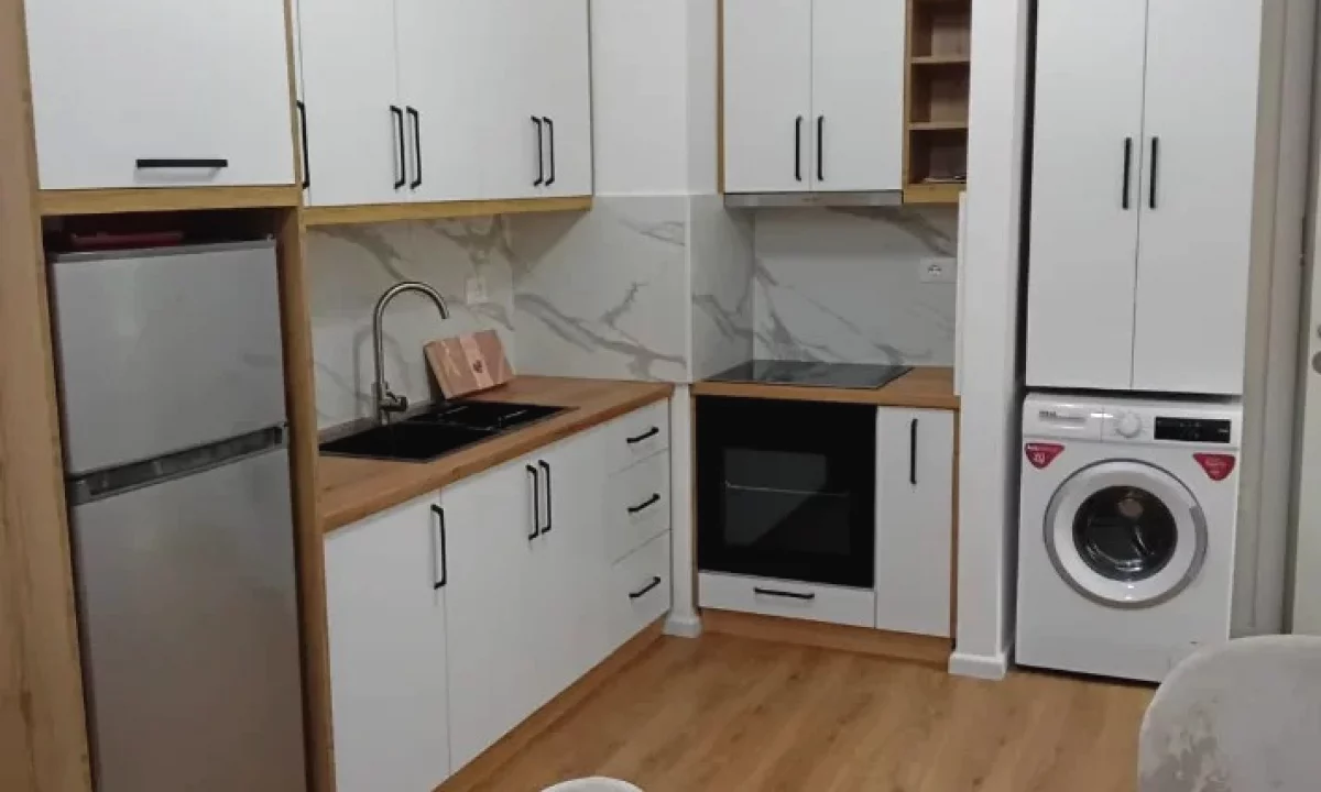 Shtepi me qera Apartament ne Tirane, 1+1, Mobilimi E mobiluar, Pagesa 45,000  Leke.