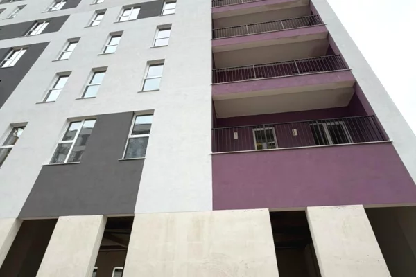 Shtepi ne shitje Apartament ne Tirane, 2+1, Mobilimi Bosh, pa mobiluar, Pagesa 126,600  Euro.