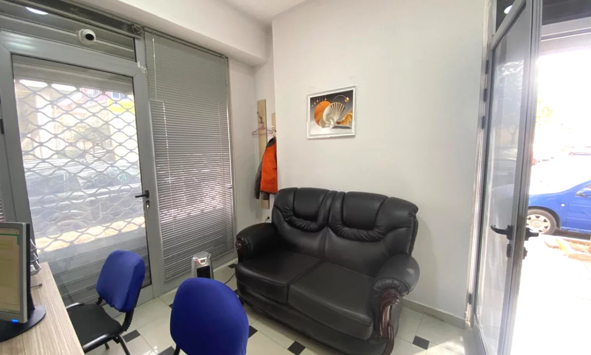 🏢 JEPET AMBIENT BIZNESI ME QIRA – PRANE PROKURORISE ✨