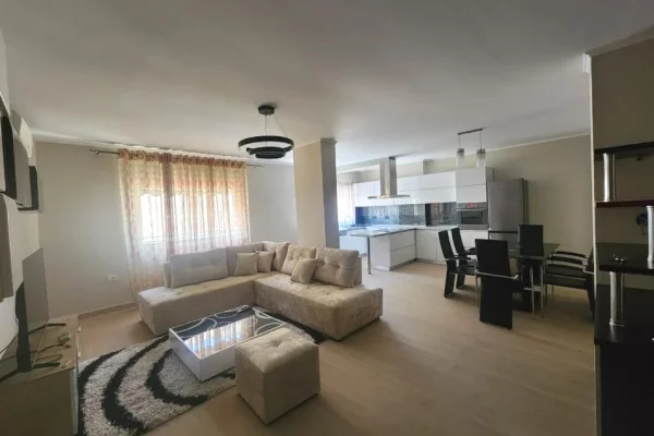 Shtepi me qera 2+1 ne Tirane - 80,000 Leke