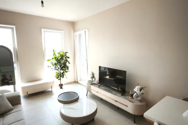 Shtepi me qera Apartament ne Tirane, 2+1, Mobilimi E mobiluar, Pagesa 550  Euro.