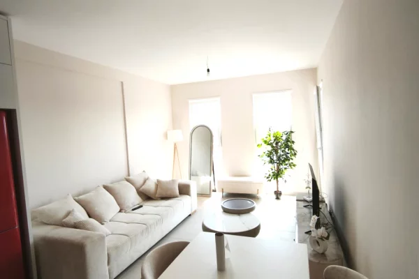 Shtepi me qera Apartament ne Tirane, 2+1, Mobilimi E mobiluar, Pagesa 550  Euro.