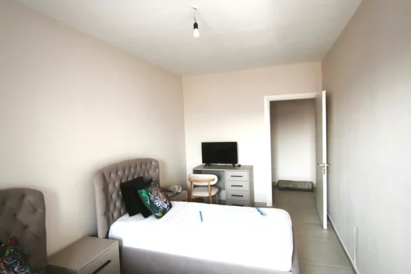 Shtepi me qera Apartament ne Tirane, 2+1, Mobilimi E mobiluar, Pagesa 550  Euro.