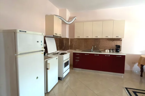 Shtepi me qera Apartament ne Tirane, 1+1, Mobilimi E mobiluar, Pagesa 40,000  Leke.