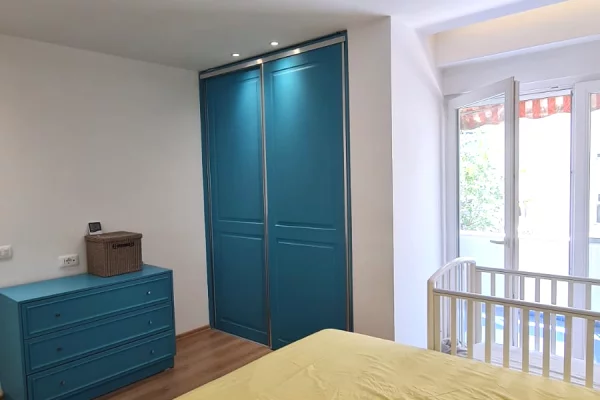 Shtepi ne shitje Apartament ne Tirane, 2+1, Mobilimi E mobiluar, Pagesa 25,000,000  Leke.