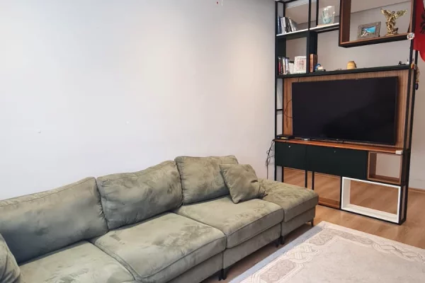Shtepi ne shitje Apartament ne Tirane, 2+1, Mobilimi E mobiluar, Pagesa 25,000,000  Leke.