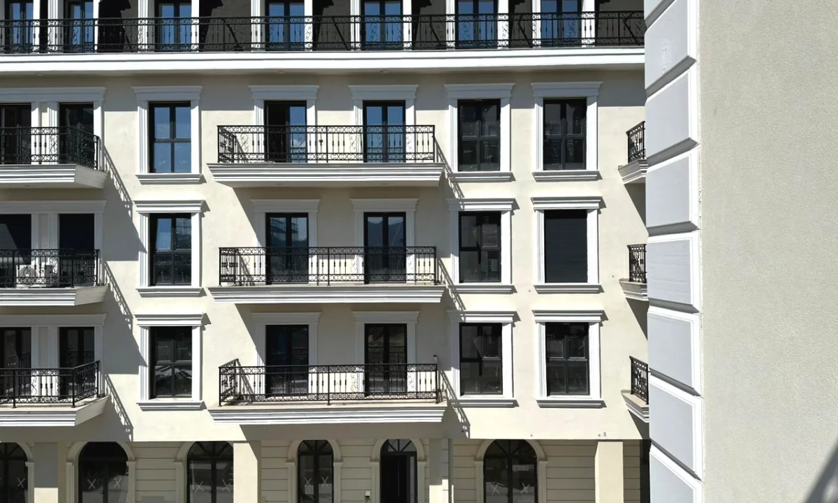 Shtepi ne shitje Apartament ne Tirane, Garsoniere, Mobilimi Bosh, pa mobiluar, Pagesa 92,400  Euro.