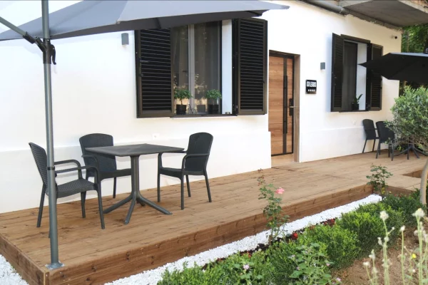 Shtepi ne shitje Apartament ne Tirane, Garsoniere, Mobilimi E mobiluar, Pagesa 220,000  Euro.
