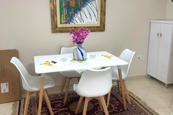 Shtepi me qera Apartament ne Tirane, 1+1, Mobilimi E mobiluar, Pagesa 60,000  Leke.