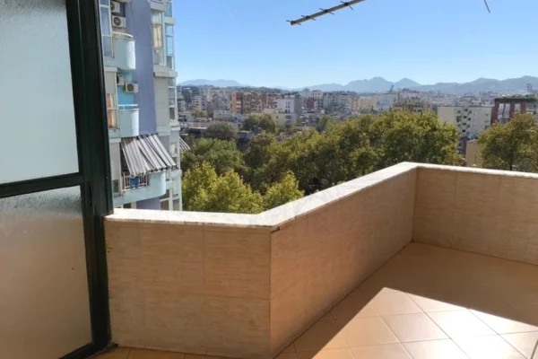 Shtepi me qera Apartament ne Tirane, 2+1, Mobilimi E mobiluar, Pagesa 700  Euro.