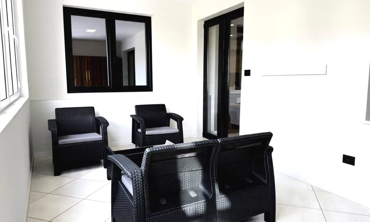 Shtepi me qera Apartament ne Tirane, 2+1, Mobilimi E mobiluar, Pagesa 85,000  Leke.