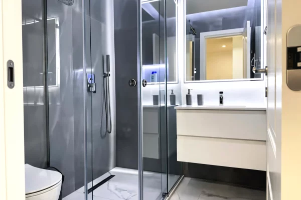 Shtepi me qera Apartament ne Tirane, 2+1, Mobilimi E mobiluar, Pagesa 85,000  Leke.