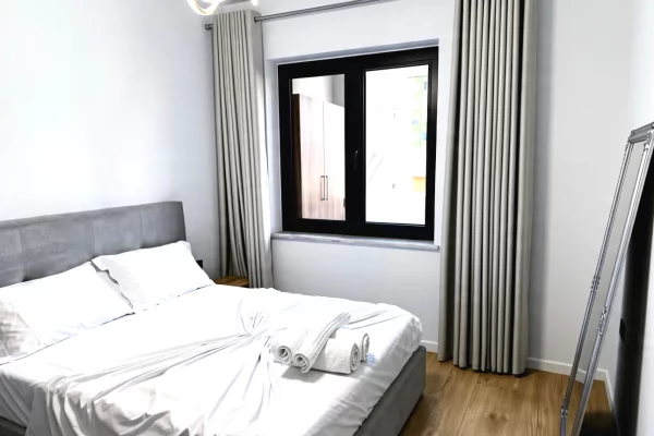 Shtepi me qera Apartament ne Tirane, 2+1, Mobilimi E mobiluar, Pagesa 85,000  Leke.