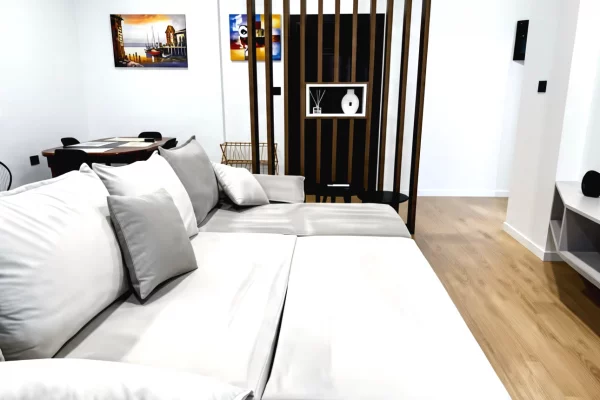 Shtepi me qera Apartament ne Tirane, 2+1, Mobilimi E mobiluar, Pagesa 85,000  Leke.