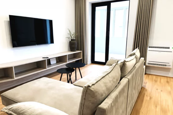 Shtepi me qera Apartament ne Tirane, 2+1, Mobilimi E mobiluar, Pagesa 85,000  Leke.
