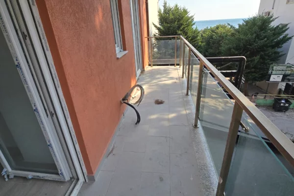 Shtepi ne shitje Apartament ne Lezhe, 1+1, Mobilimi Bosh, pa mobiluar, Pagesa 133,000  Euro.