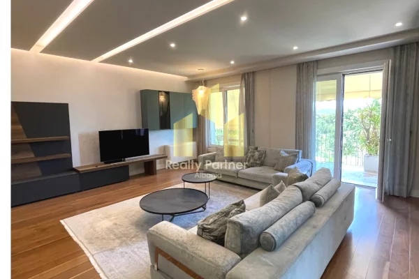 Shtepi me qera Apartament ne Tirane, 3+1, Mobilimi E mobiluar, Pagesa 2,500  Euro.
