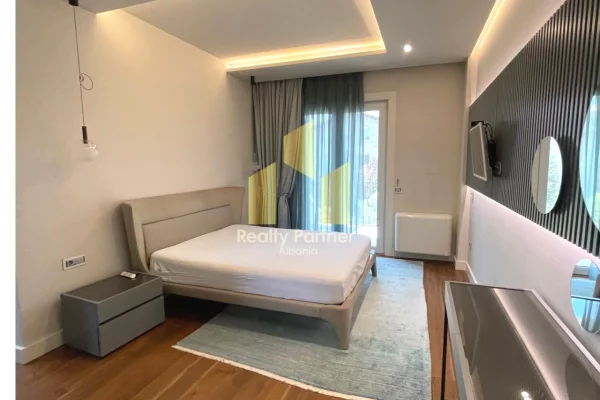 Shtepi me qera Apartament ne Tirane, 3+1, Mobilimi E mobiluar, Pagesa 2,500  Euro.
