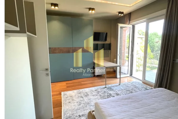 Shtepi me qera Apartament ne Tirane, 3+1, Mobilimi E mobiluar, Pagesa 2,500  Euro.