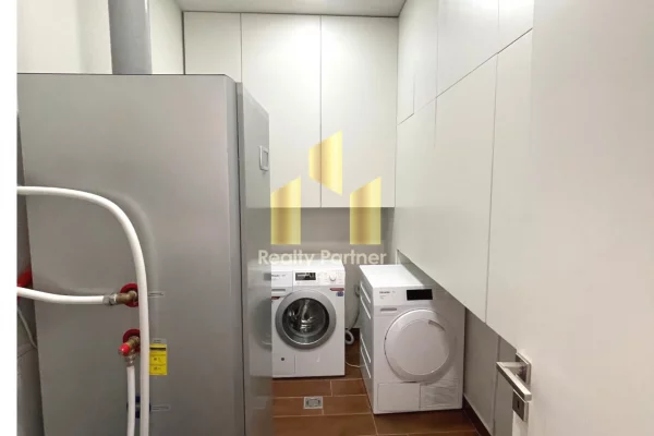 Shtepi me qera Apartament ne Tirane, 3+1, Mobilimi E mobiluar, Pagesa 2,500  Euro.
