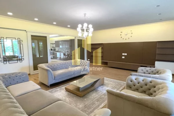 Shtepi me qera Apartament ne Tirane, 2+1, Mobilimi E mobiluar, Pagesa 2,000  Euro.