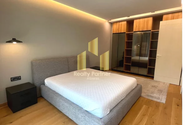 Shtepi me qera Apartament ne Tirane, 2+1, Mobilimi E mobiluar, Pagesa 2,000  Euro.