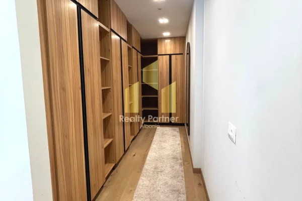 Shtepi me qera Apartament ne Tirane, 2+1, Mobilimi E mobiluar, Pagesa 2,000  Euro.