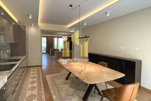 Shtepi me qera Apartament ne Tirane, 2+1, Mobilimi E mobiluar, Pagesa 2,000  Euro.
