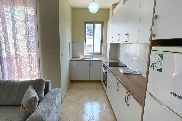 Shtepi me qera Apartament ne Tirane, 2+1, Mobilimi E mobiluar, Pagesa 55,000  Leke.