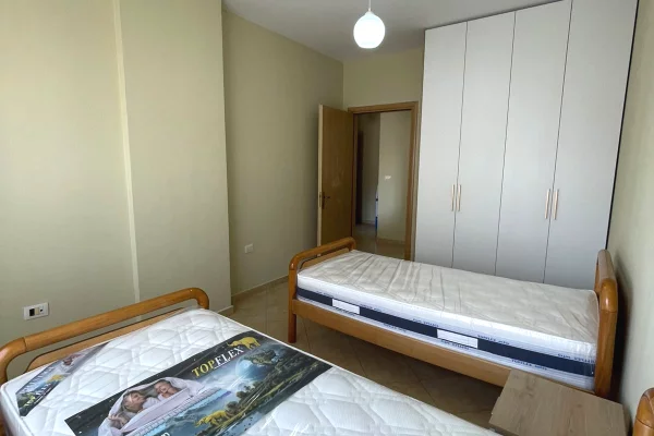 Shtepi me qera Apartament ne Tirane, 2+1, Mobilimi E mobiluar, Pagesa 55,000  Leke.