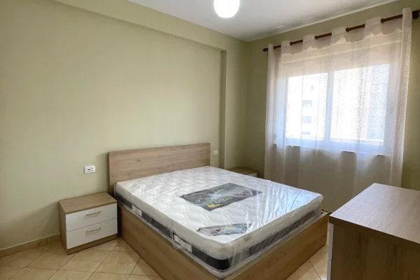 Shtepi me qera Apartament ne Tirane, 2+1, Mobilimi E mobiluar, Pagesa 55,000  Leke.