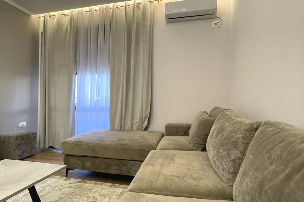 Shtepi me qera 2+1 ne Tirane - 900 Euro