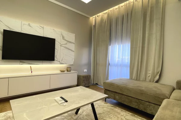 Shtepi me qera Apartament ne Tirane, 2+1, Mobilimi E mobiluar, Pagesa 900  Euro.