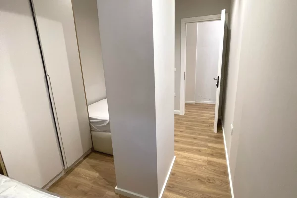 Shtepi me qera Apartament ne Tirane, 2+1, Mobilimi E mobiluar, Pagesa 900  Euro.