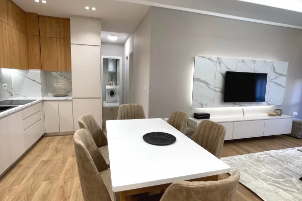 Shtepi me qera Apartament ne Tirane, 2+1, Mobilimi E mobiluar, Pagesa 900  Euro.