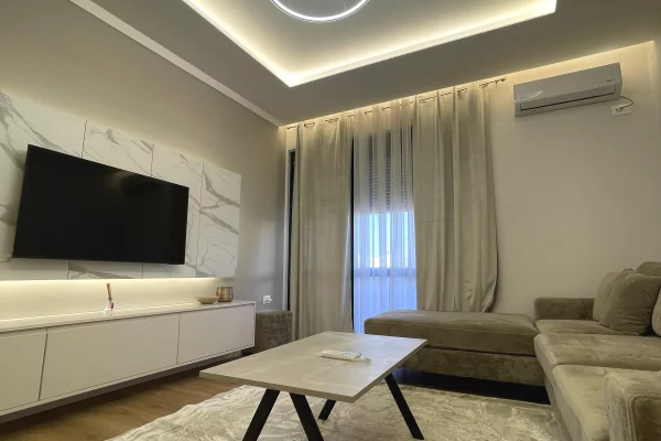 Shtepi me qera Apartament ne Tirane, 2+1, Mobilimi E mobiluar, Pagesa 900  Euro.