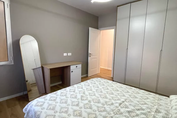 Shtepi me qera Apartament ne Tirane, 2+1, Mobilimi E mobiluar, Pagesa 900  Euro.