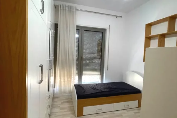 Shtepi me qera Apartament ne Tirane, 2+1, Mobilimi E mobiluar, Pagesa 110,000  Leke.