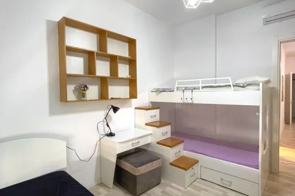 Shtepi me qera Apartament ne Tirane, 2+1, Mobilimi E mobiluar, Pagesa 110,000  Leke.