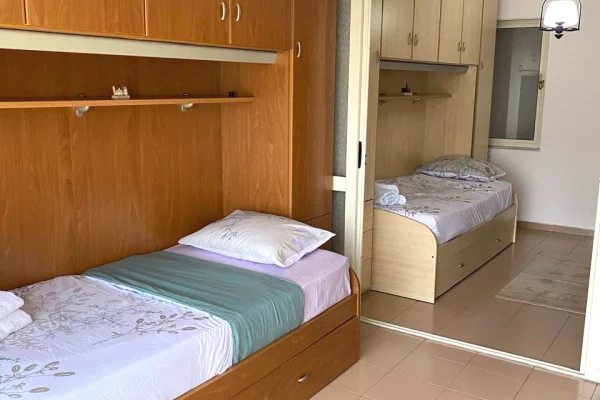 Shtepi me qera Duplex(shtepi me 2 kate) ne Tirane, 3+1, Mobilimi E mobiluar, Pagesa 135,000  Leke.